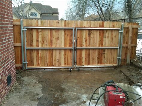 metal gate construction